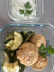 Boulettes à la féta et courgettes