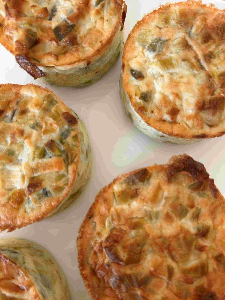 Clafoutis de poireaux au fromage et semoule aux herbes - Lundi